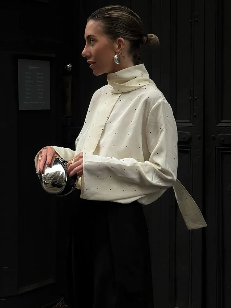 Атласная блузка в горошек с шарфом на шее, с длинным рукавом, свободного кроя, элегантная, женская, весна 2026, в французском стиле, шикарная, для повседневной носки и работы
Атласная блузка в горошек с шарфом на шее, с длинным рукавом, свободного кроя, элегантная, женская, весна 2026, в французском стиле, шикарная, для повседневной носки и работы