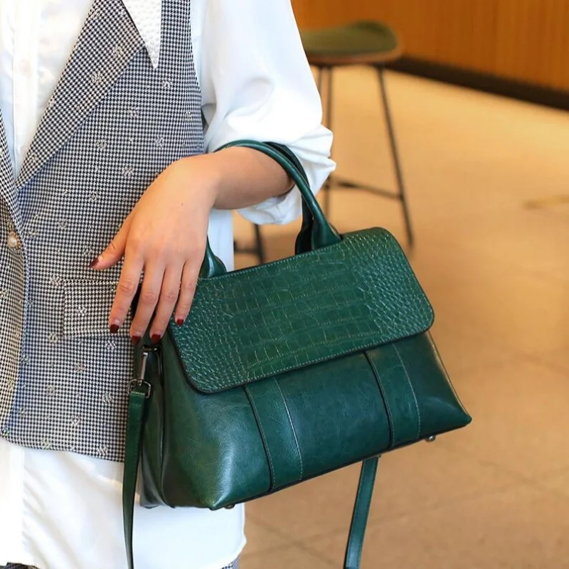 Genuine Leather Women's Bags Luxury Designer Women Tote Bag Retro Large Capacity Crossbody Shoulder Bag Cowhide Handbags
Genuine Leather Women's Bags Luxury Designer Women Tote Bag Retro Large Capacity Crossbody Shoulder Bag Cowhide Handbags