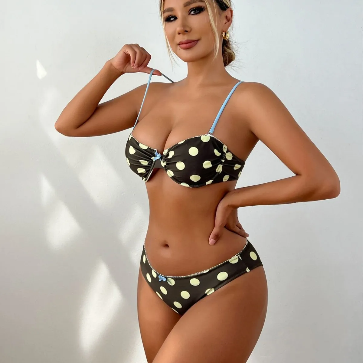 European and American Fashion Hot Sale New Detachable Shoulder Strap Lace Polka Dot Fashion Bikini Swimsuit Swimsuit TK398
European and American Fashion Hot Sale New Detachable Shoulder Strap Lace Polka Dot Fashion Bikini Swimsuit Swimsuit TK398