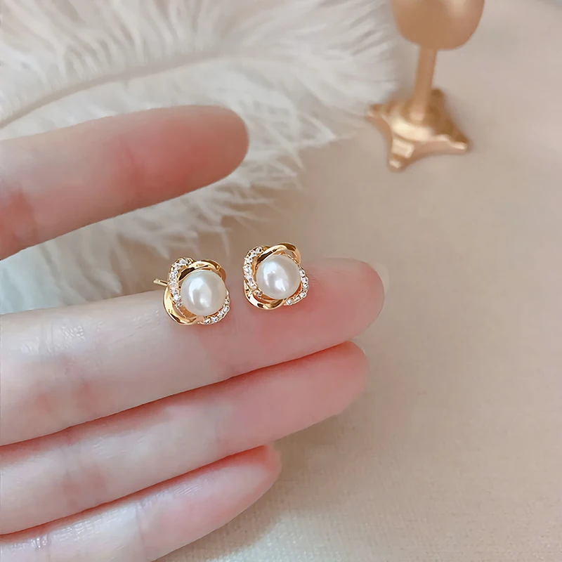 Unique Zircon Pearl Stud Earrings Women 2022 Years The New Tide Fashion Contracted Delicate Earrings
Unique Zircon Pearl Stud Earrings Women 2022 Years The New Tide Fashion Contracted Delicate Earrings