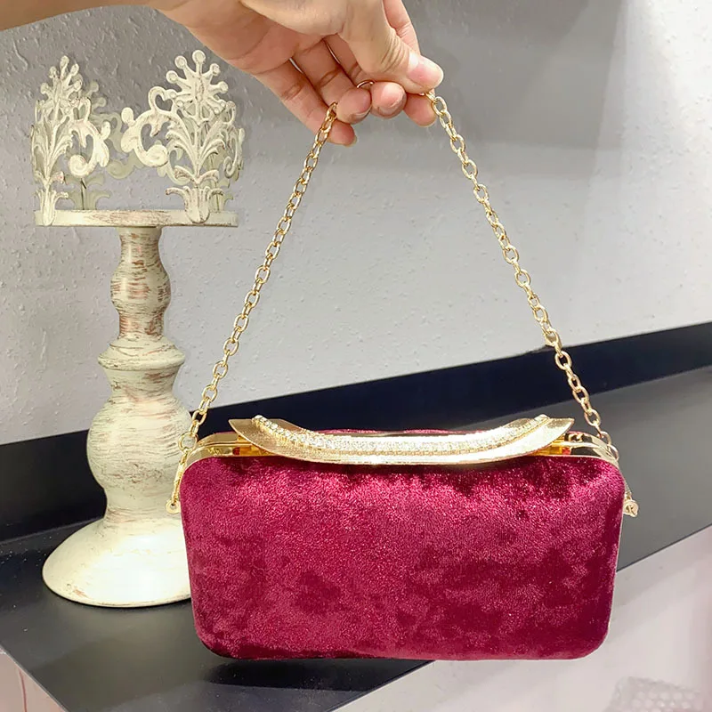 Clutch Bags Velvet Flap Design Evening Bags Chain Shoulder Handbags Glitter Ladies Girl Event Purse
Clutch Bags Velvet Flap Design Evening Bags Chain Shoulder Handbags Glitter Ladies Girl Event Purse
