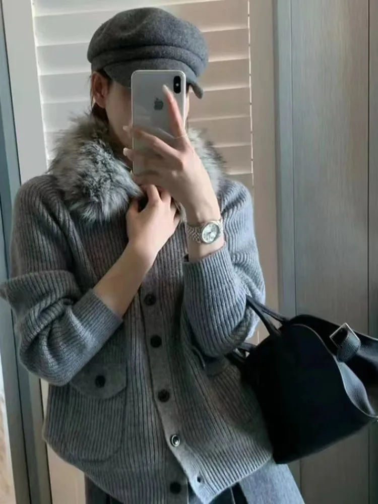 Fashionable Versatile Women's Knitted Cardigan Coat Removable Fur Collar Casual Style Long Sleeve Warm Soft Polyester Fiber
Fashionable Versatile Women's Knitted Cardigan Coat Removable Fur Collar Casual Style Long Sleeve Warm Soft Polyester Fiber