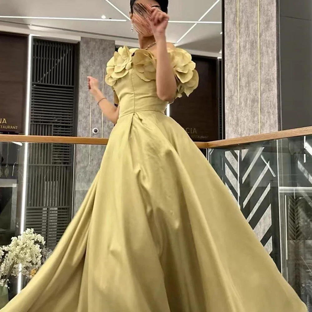 Solid Color Prom Gown Elegant Off the Shoulder 3D Appliques A-line Backless Modern Evening Party Dresses فساتين للحفلات الراقصة
Solid Color Prom Gown Elegant Off the Shoulder 3D Appliques A-line Backless Modern Evening Party Dresses فساتين للحفلات الراقصة