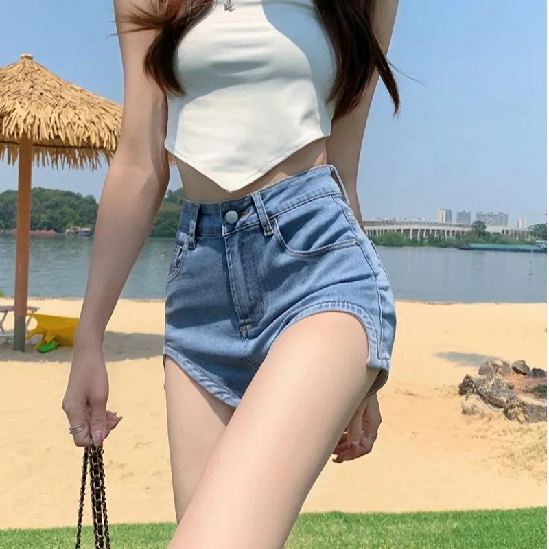 High Waist Curved Hem Denim Shorts Slim Fit Summer Casual Jean Shorts
High Waist Curved Hem Denim Shorts Slim Fit Summer Casual Jean Shorts