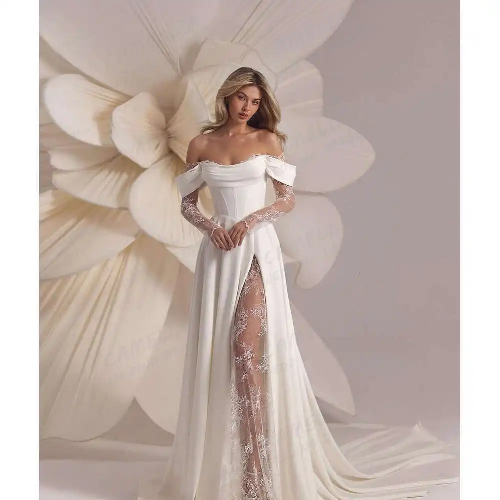 Простые свадебные платья, сексуальные кружевные аппликации с разрезом A E, женские свадебные платья с открытыми плечами, плиссированное атласное элегантное платье
Простые свадебные платья, сексуальные кружевные аппликации с разрезом A E, женские свадебные платья с открытыми плечами, плиссированное атласное элегантное платье