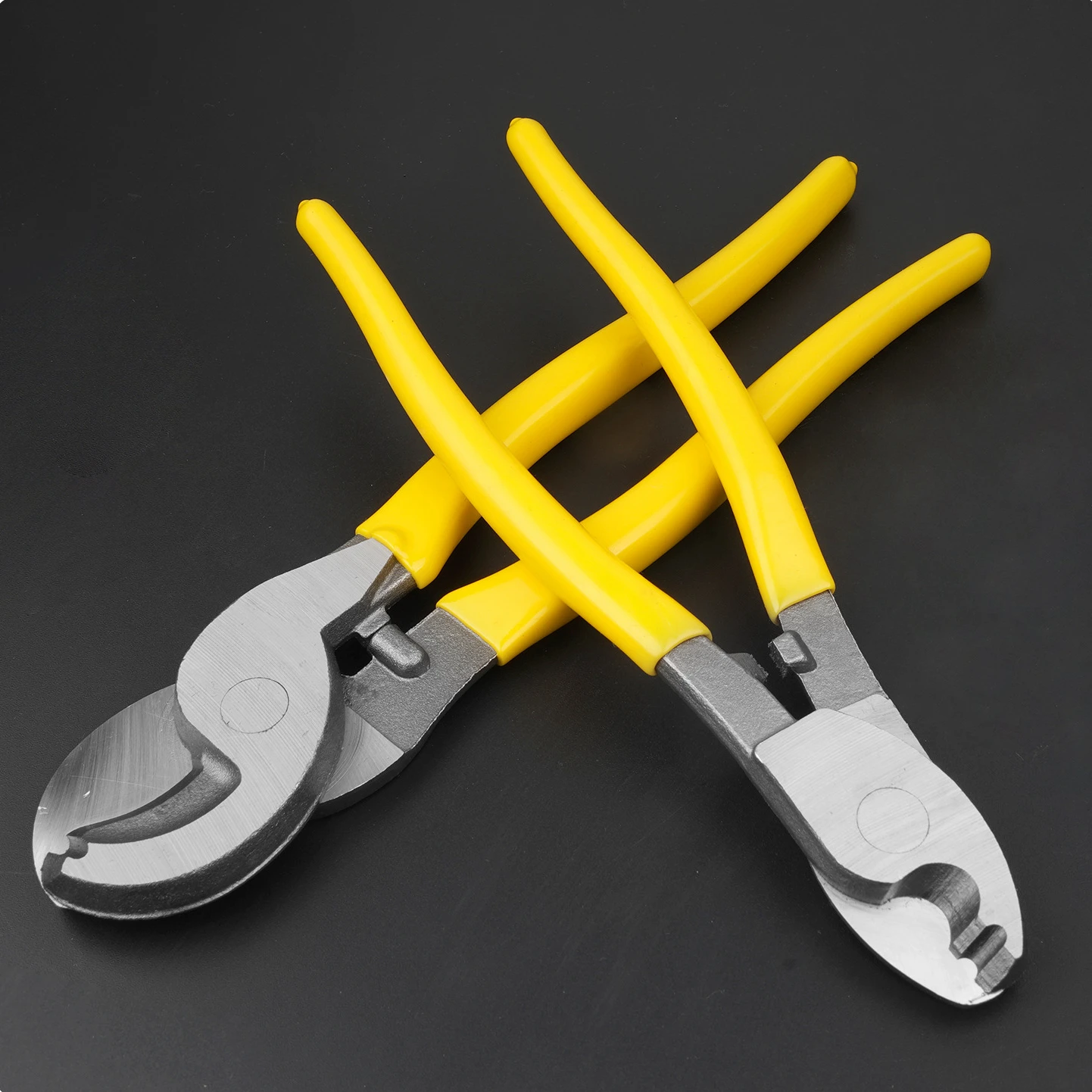 High Carbon Stee Wire Stripping/Cutting Pliers Multifunctional Durable Flat Cutting Wire Pliers Hand Electrician Tools 8/10 Inch
High Carbon Stee Wire Stripping/Cutting Pliers Multifunctional Durable Flat Cutting Wire Pliers Hand Electrician Tools 8/10 Inch
