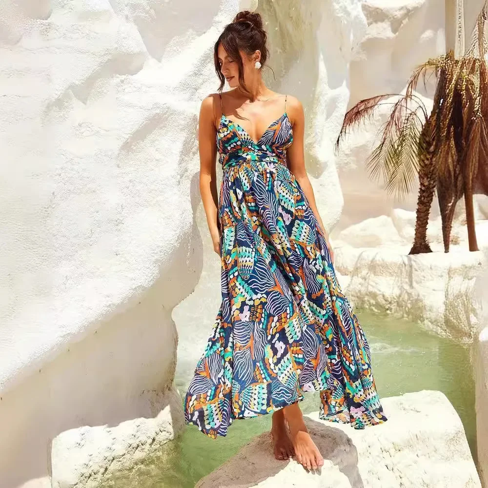 2024 Europe and the United States new sexy halter top sleeveless printed skirt women's mid-length dress
2024 Europe and the United States new sexy halter top sleeveless printed skirt women's mid-length dress