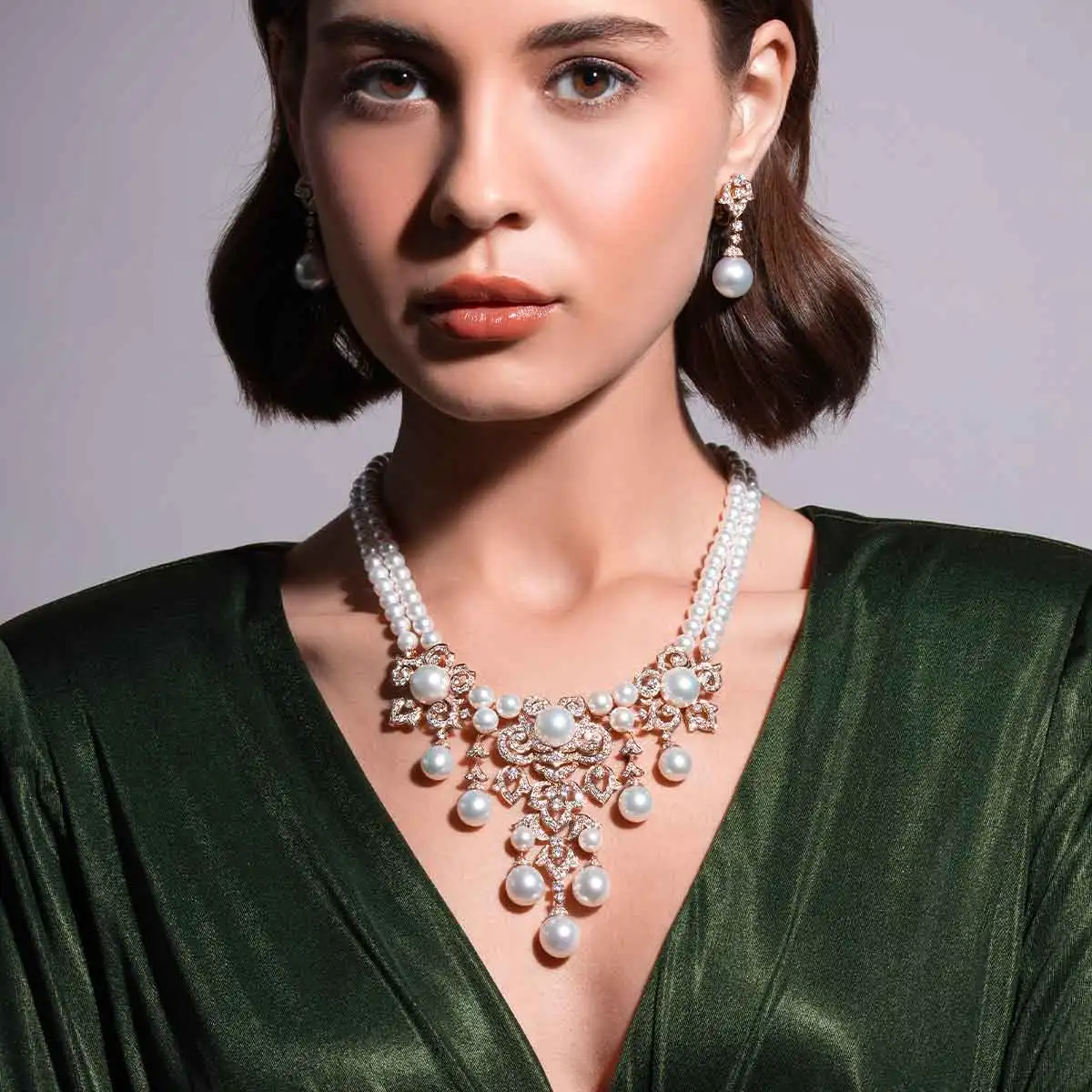 Lixin Classic 18K Gold Plated Brass Imitation Pearl Zircon Necklace Earrings Ring Jewelry Set for Engagement Anniversary Wedding
Lixin Classic 18K Gold Plated Brass Imitation Pearl Zircon Necklace Earrings Ring Jewelry Set for Engagement Anniversary Wedding