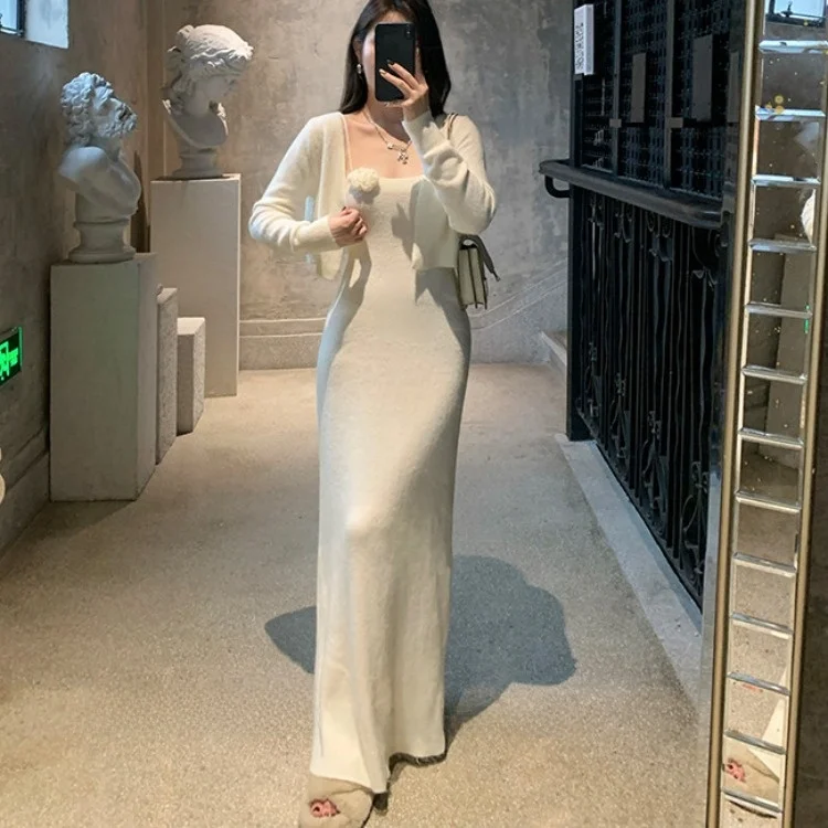 Spring 2026 Lazy Age-Defying Knitted Dress Floral Strap Long Slim Fit Two-Piece Set Elegant Casual French Style Women's Wear
Spring 2026 Lazy Age-Defying Knitted Dress Floral Strap Long Slim Fit Two-Piece Set Elegant Casual French Style Women's Wear