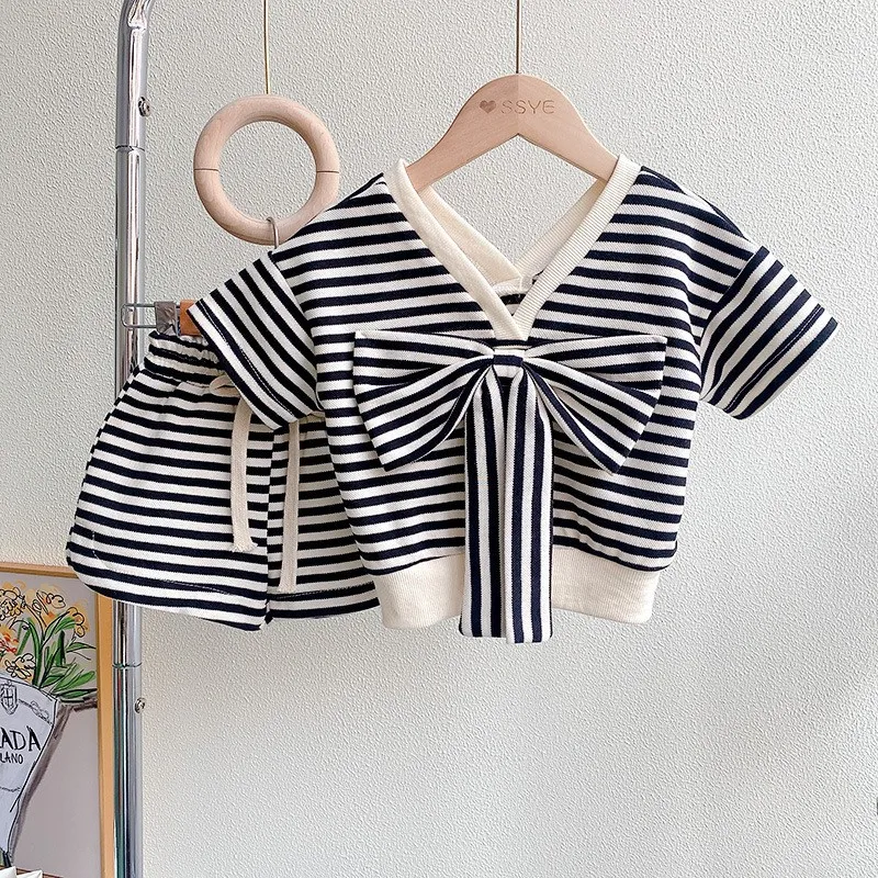 Summer 2025 Kids Clothes Children Fashion Striped Suit Girls Two Pieces Short-Sleeved Bow T-Shirt+Shorts Cute Baby Outfit Sets
Summer 2025 Kids Clothes Children Fashion Striped Suit Girls Two Pieces Short-Sleeved Bow T-Shirt+Shorts Cute Baby Outfit Sets