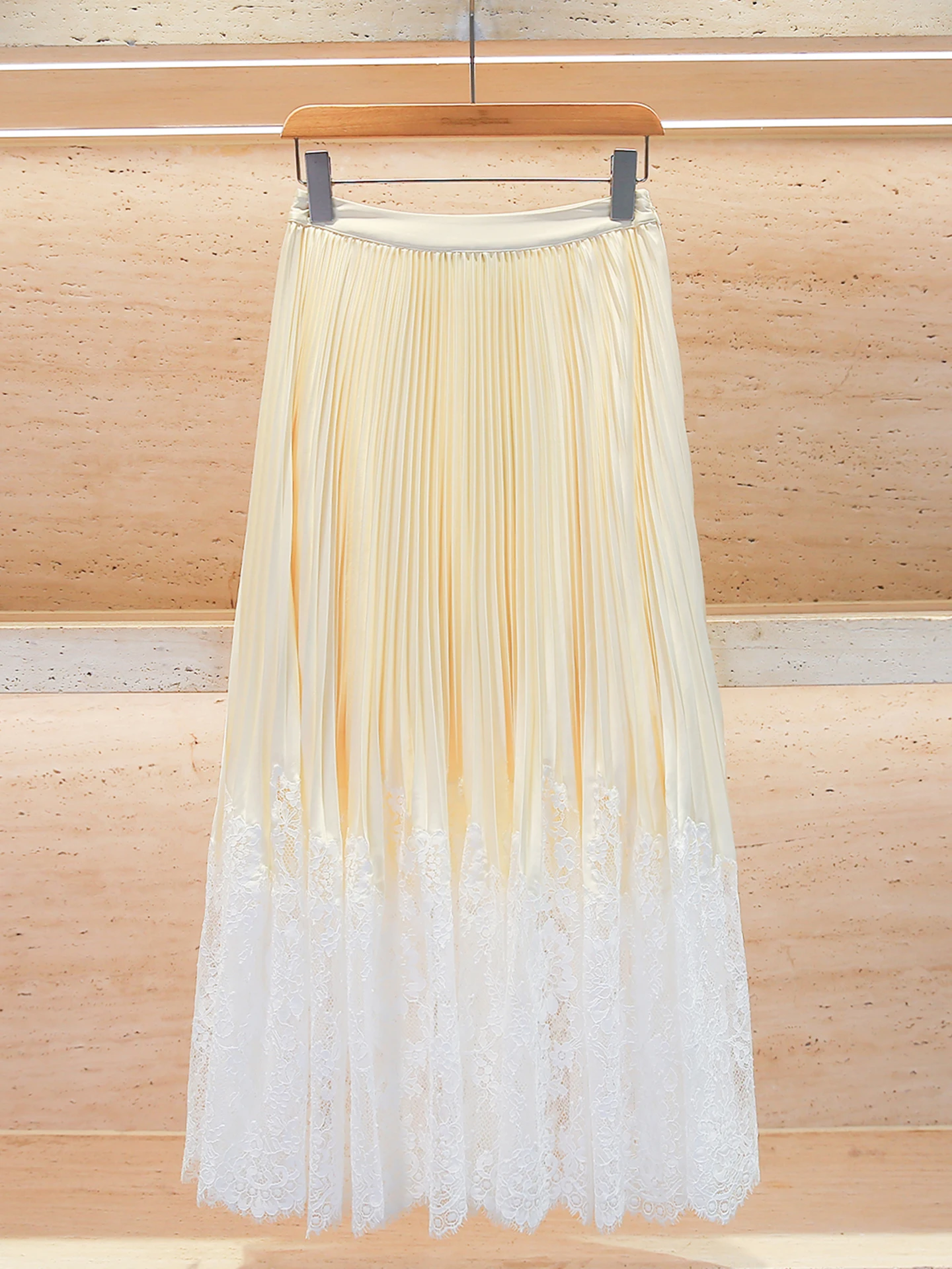 High-End Women's Long Lace Satin Pleated Skirt Spring 2026 Commute Simple Style High Waist A-Line Skirt Daily Wear
High-End Women's Long Lace Satin Pleated Skirt Spring 2026 Commute Simple Style High Waist A-Line Skirt Daily Wear