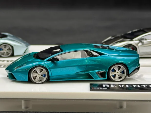 TARDIS 1/64 Lamborghini Raventon Resin Metal Diecast Car Model Ornaments Gifts
TARDIS 1/64 Lamborghini Raventon Resin Metal Diecast Car Model Ornaments Gifts