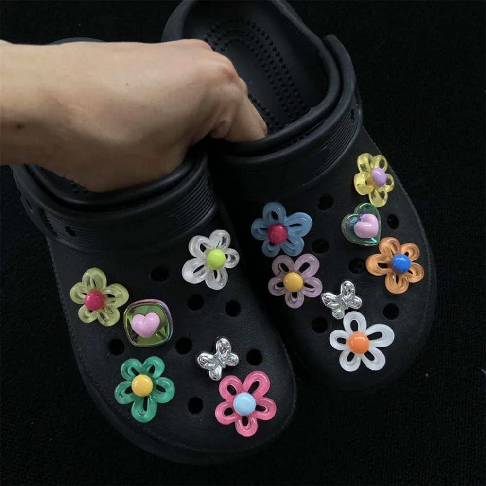New Cave Shoes DIY Accessories Popular Flower Buckle Shoe Accessories Women's Cave Shoes Detachable Shoe Flower For Girls Gifts
New Cave Shoes DIY Accessories Popular Flower Buckle Shoe Accessories Women's Cave Shoes Detachable Shoe Flower For Girls Gifts