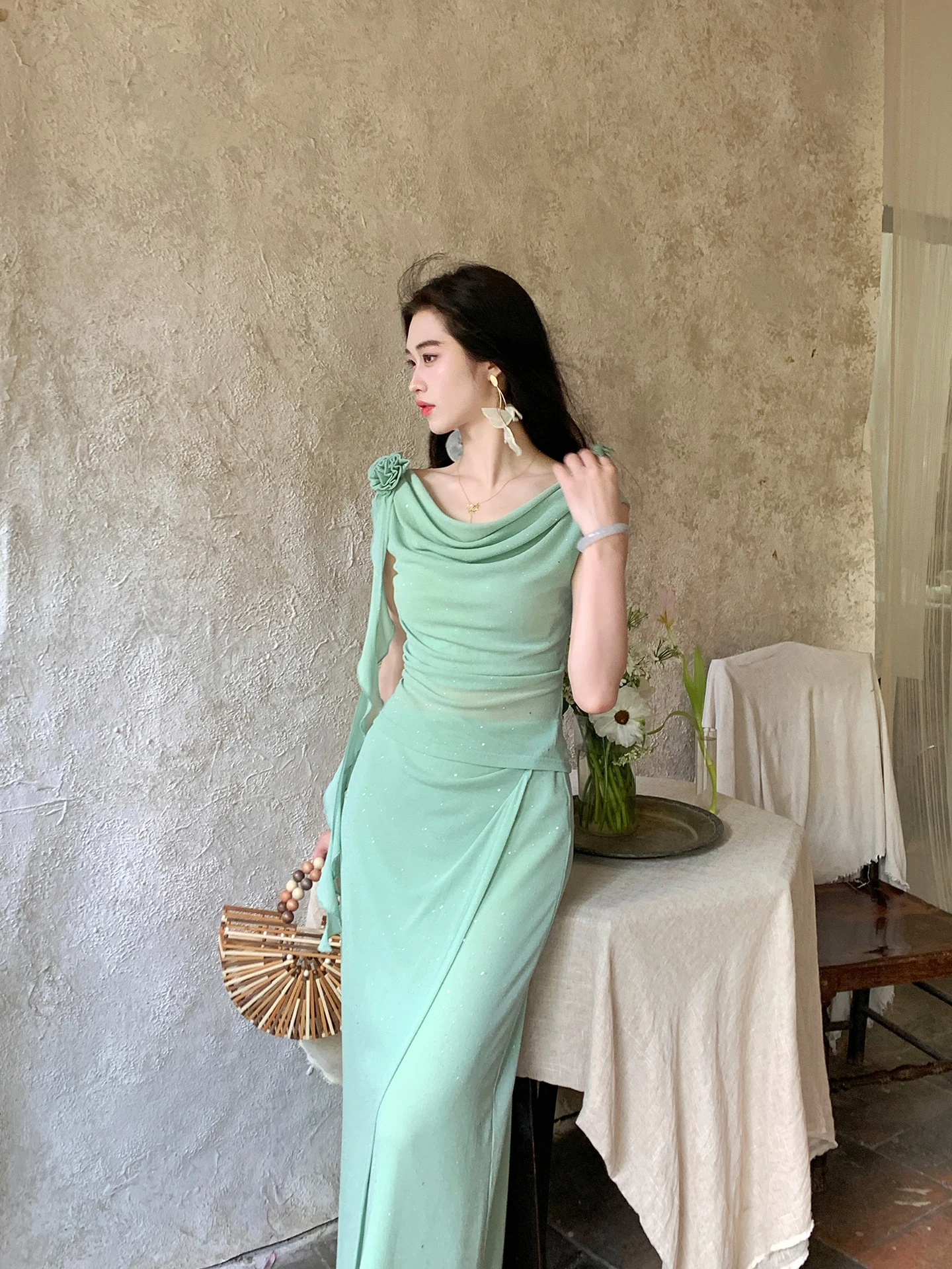 Lingxian Zhihe Spring Summer Knitted Set High Waist Half Skirt Floral Collar Top Short Sleeve Fashionable Women's Ensemble
Lingxian Zhihe Spring Summer Knitted Set High Waist Half Skirt Floral Collar Top Short Sleeve Fashionable Women's Ensemble