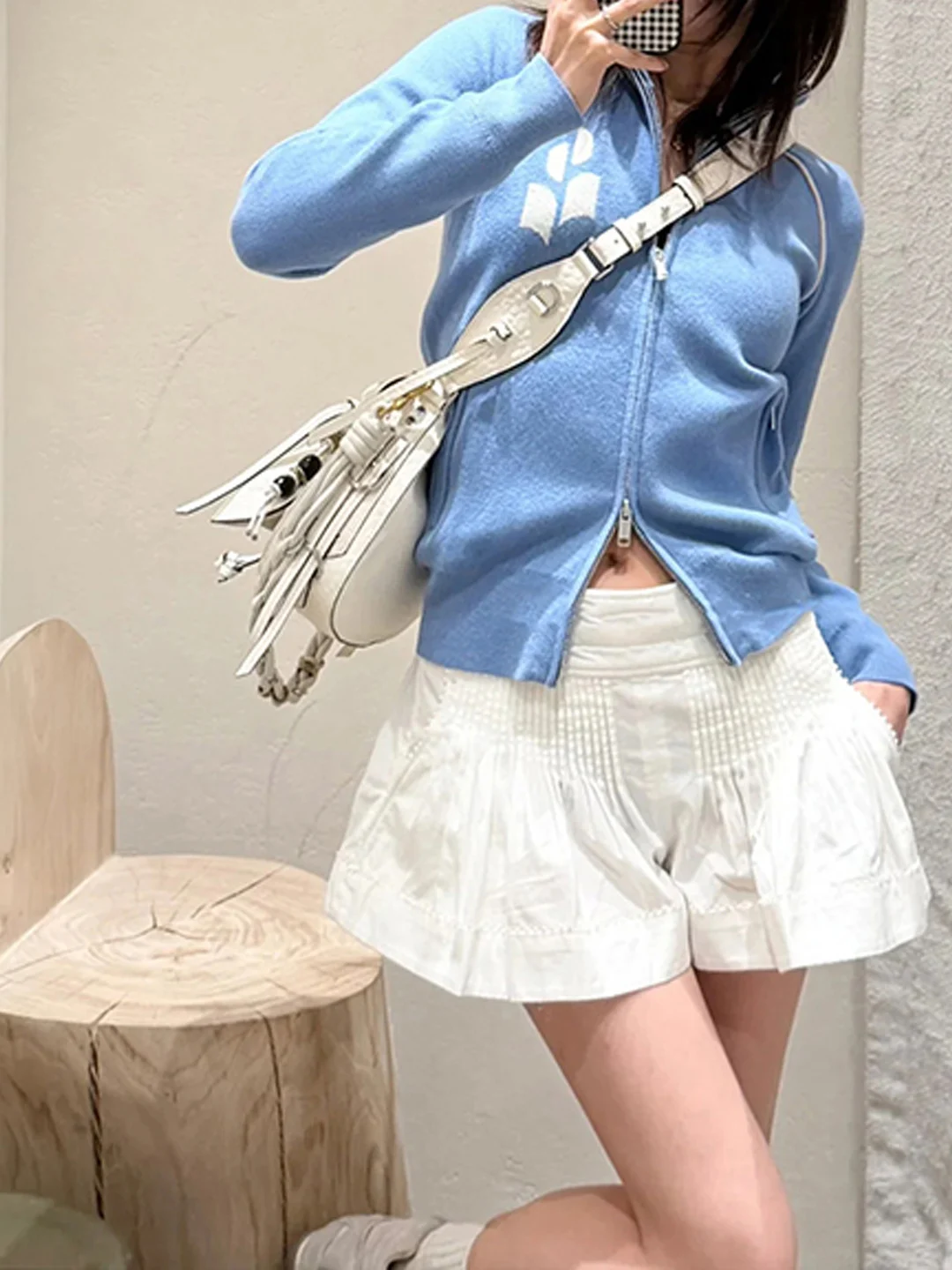 Ранняя весна, синий вязаный кардиган с двойной молнией, женский облегающий кардиган с заниженным воротником и открытой передней частью, верхняя одежда
Ранняя весна, синий вязаный кардиган с двойной молнией, женский облегающий кардиган с заниженным воротником и открытой передней частью, верхняя одежда