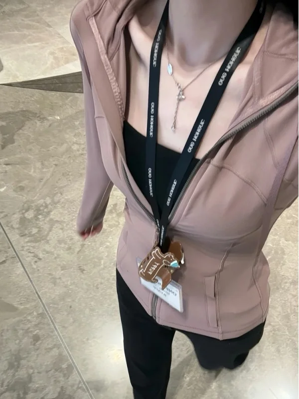 Розовая приталенная пуховая куртка для спорта и фитнеса с длинными рукавами, женская весенняя верхняя одежда для йоги и езды на велосипеде, на молнии
Розовая приталенная пуховая куртка для спорта и фитнеса с длинными рукавами, женская весенняя верхняя одежда для йоги и езды на велосипеде, на молнии