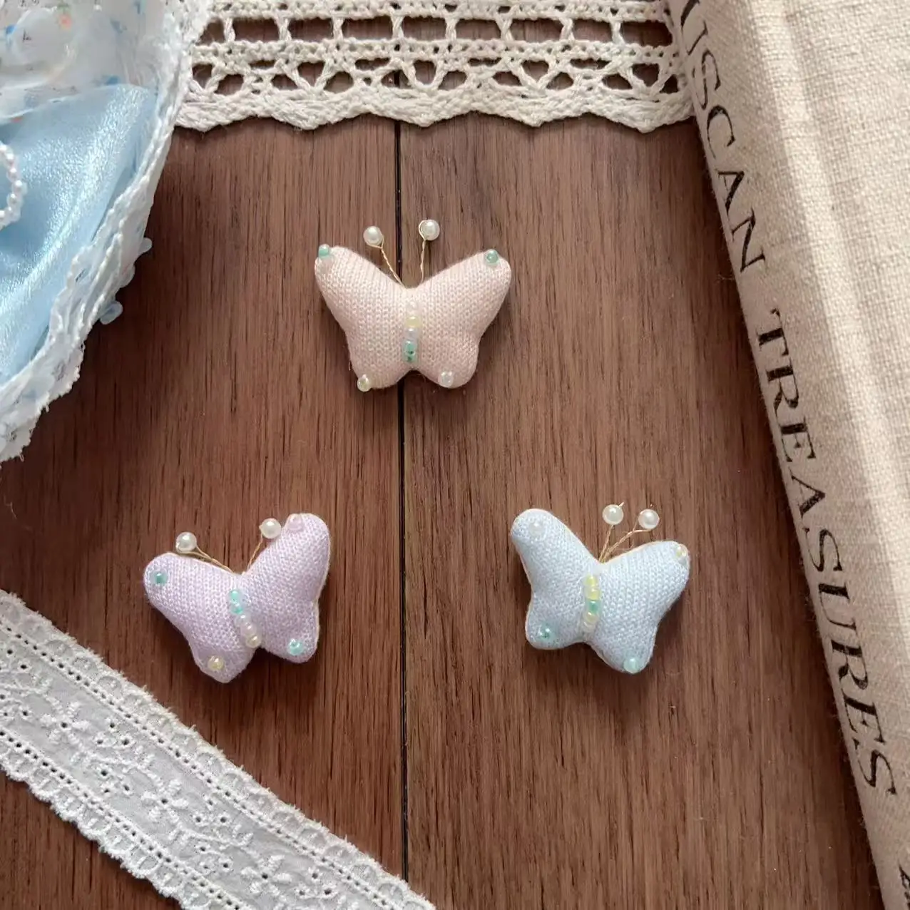 Premium Cute Fabric Small Butterfly Hair Brooch Handmade Korean Dopamine Style for Shoes Socks Bag Clothing Trim
Premium Cute Fabric Small Butterfly Hair Brooch Handmade Korean Dopamine Style for Shoes Socks Bag Clothing Trim