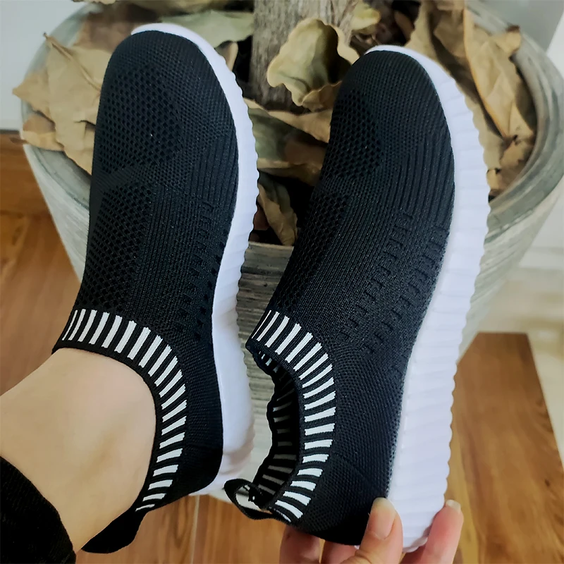New Women's Breathable Casual Sports Shoes Summer White Lightweight Running Shoes Women Plus Size Outdoor Fitness Walking Shoes
New Women's Breathable Casual Sports Shoes Summer White Lightweight Running Shoes Women Plus Size Outdoor Fitness Walking Shoes