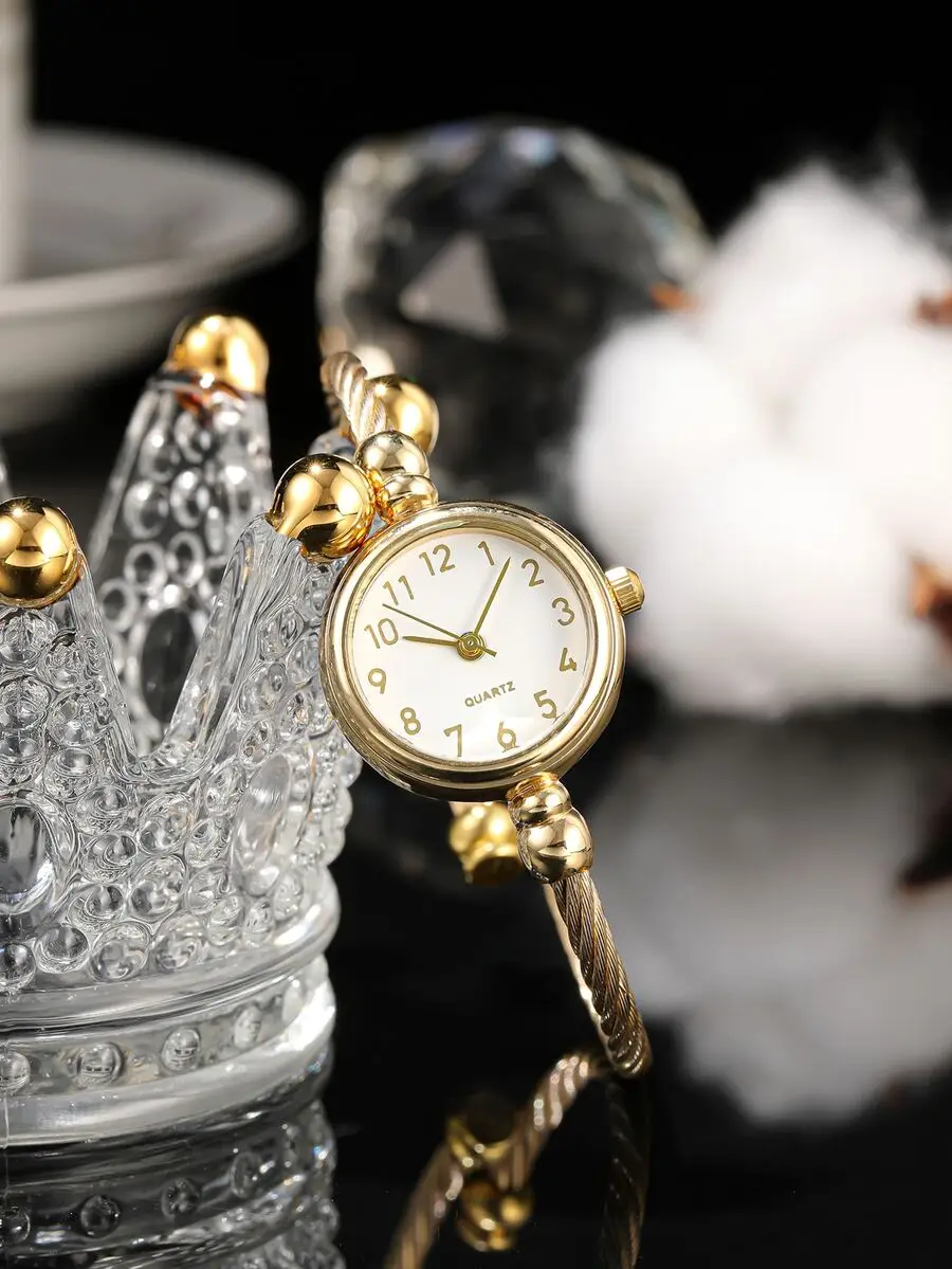 1pc vintage retro roman numeral quartz wristwatch for women
1pc vintage retro roman numeral quartz wristwatch for women