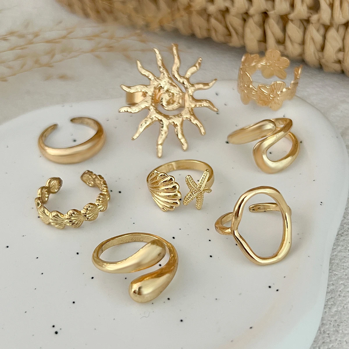 SHIXIN 8 Pcs/Set Creative Flower Sun Open Rings for Women Ocean Style Golden Starfish Scallop Adjustable Ring Lady Jewelry Gift
SHIXIN 8 Pcs/Set Creative Flower Sun Open Rings for Women Ocean Style Golden Starfish Scallop Adjustable Ring Lady Jewelry Gift