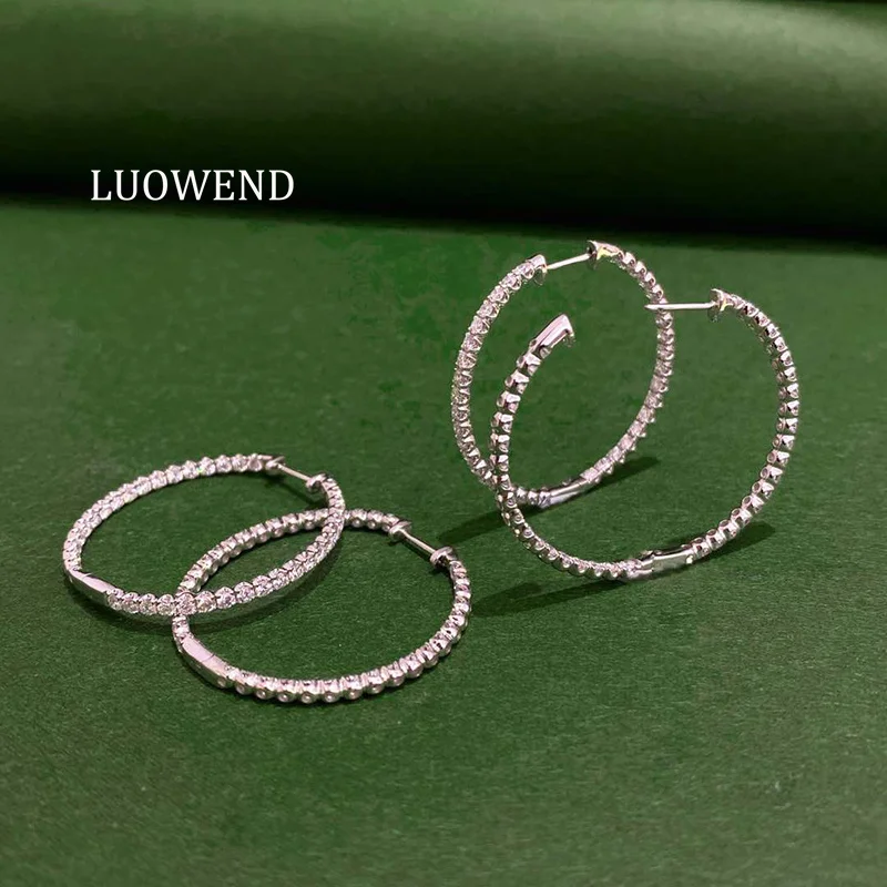 LUOWEND 100% 18K White Gold Earrings Luxury Simple Style 1.80carat Real Natural Diamond Hoop Earrings for Women Fine Jewelry
LUOWEND 100% 18K White Gold Earrings Luxury Simple Style 1.80carat Real Natural Diamond Hoop Earrings for Women Fine Jewelry