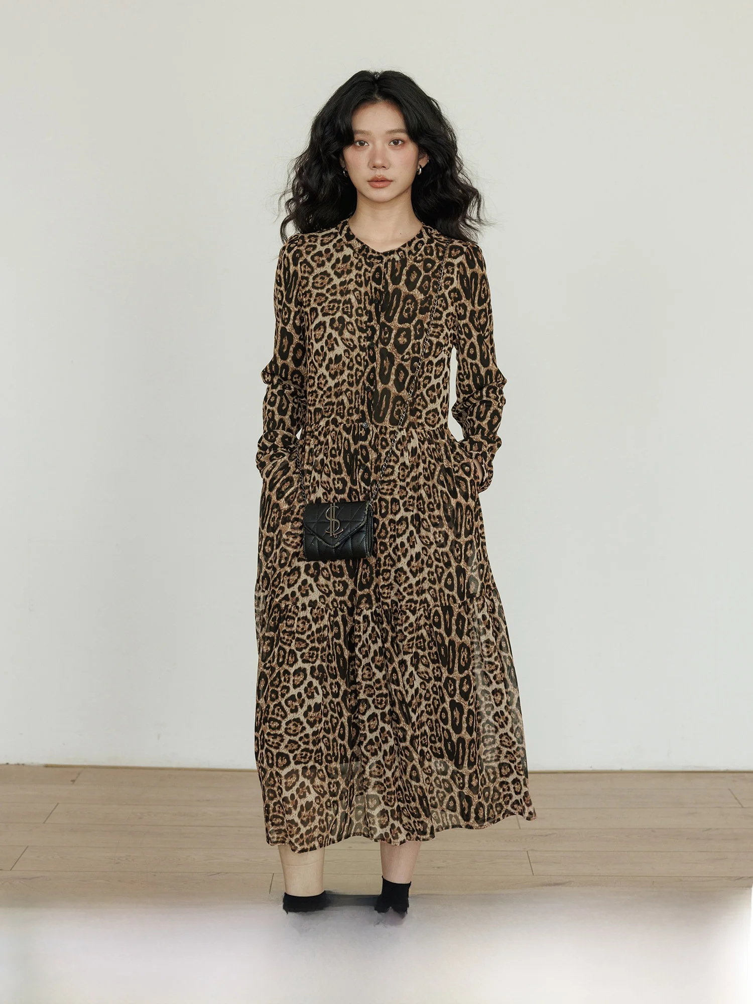 Spring round Ne Long Sve Leopard Print irt Dr Women's Retro Sle Lazy A-Line Skirt 2026 New Long Dr Casual Poly...
Spring round Ne Long Sve Leopard Print irt Dr Women's Retro Sle Lazy A-Line Skirt 2026 New Long Dr Casual Poly...