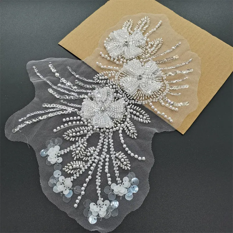 2-piece /batch of Embroidered Lace Fabric Patches with 3D Flowers Sequins and Beads for Stage and Wedding Dress Decoration
2-piece /batch of Embroidered Lace Fabric Patches with 3D Flowers Sequins and Beads for Stage and Wedding Dress Decoration