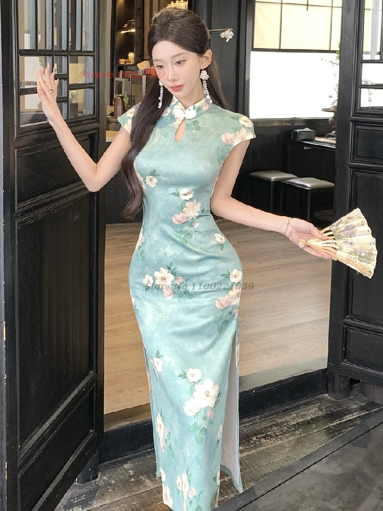 2025 chinese sexy cheongsam sleeveless qipao dress traditional flower print evening party dress vintage banquet nightclub dress
2025 chinese sexy cheongsam sleeveless qipao dress traditional flower print evening party dress vintage banquet nightclub dress