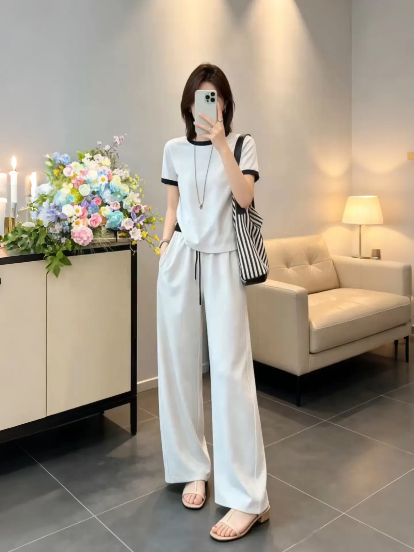 Slimming Wide Leg Pants Short Sleeve T-Shirt Fashion Set Loose Fit Youthful Dopaamine Summer Outfit High Waist Breathable
Slimming Wide Leg Pants Short Sleeve T-Shirt Fashion Set Loose Fit Youthful Dopaamine Summer Outfit High Waist Breathable