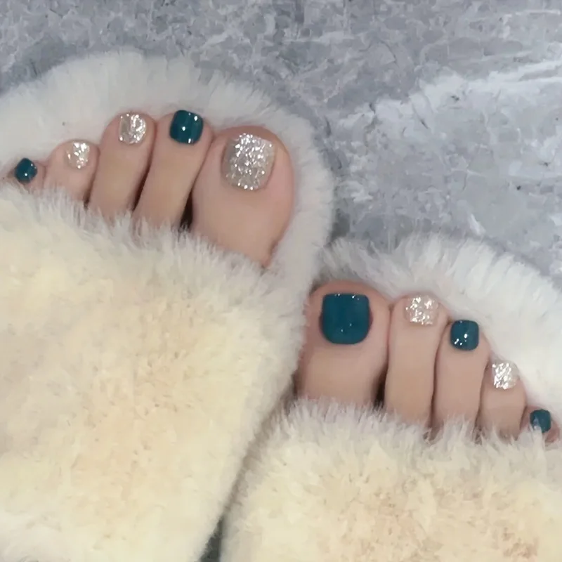 Hot-selling dark green solid color toenail fashionable silver glitter removable toenail manicure patch 24 pieces
Hot-selling dark green solid color toenail fashionable silver glitter removable toenail manicure patch 24 pieces