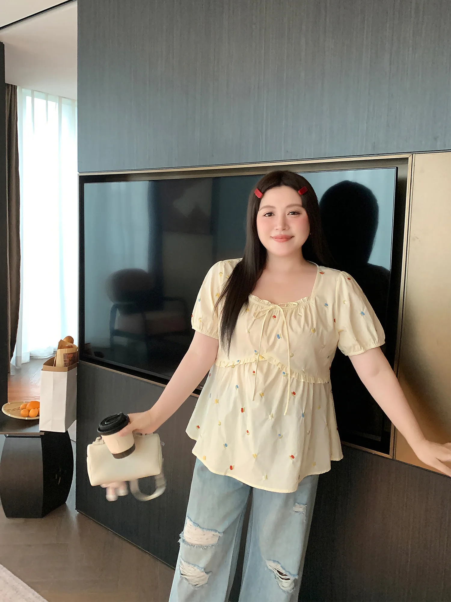 Новинка: Женская одежда больших размеров DMRORO с цветочной вышивкой, коротким рукавом, квадратным воротником, свободного кроя, в французском стиле, летняя коллекция
Новинка: Женская одежда больших размеров DMRORO с цветочной вышивкой, коротким рукавом, квадратным воротником, свободного кроя, в французском стиле, летняя коллекция