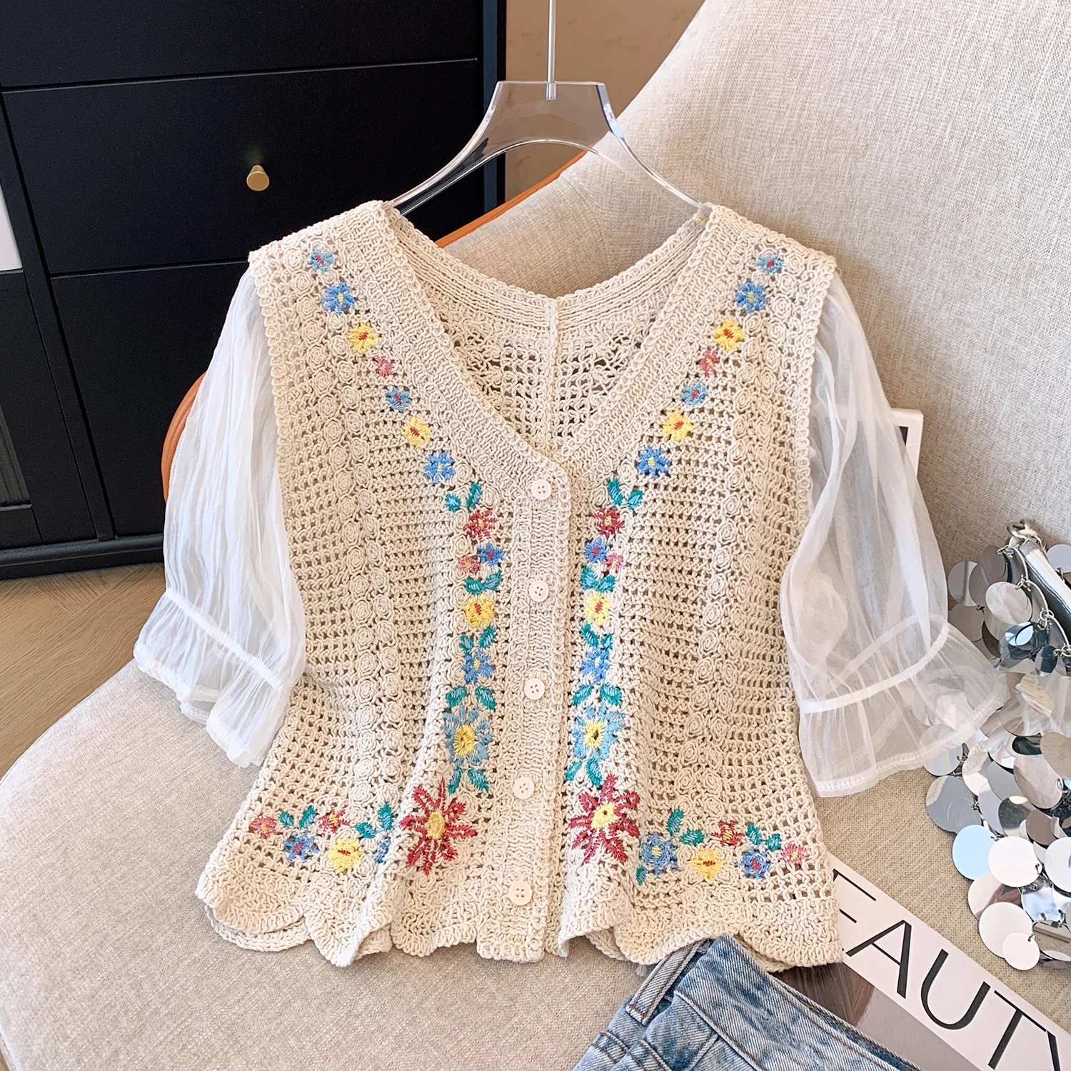 Summer Women Knitted Shirt New Fashion Hook Flower Embroidery Tops V-neck Hollow Out Patchwork Chiffon Blouse
Summer Women Knitted Shirt New Fashion Hook Flower Embroidery Tops V-neck Hollow Out Patchwork Chiffon Blouse
