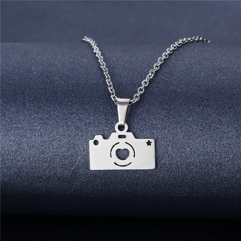 New fashion stainless steel hollow heart camera necklace. Fashionable necklace. Allergy-protective jewelry
New fashion stainless steel hollow heart camera necklace. Fashionable necklace. Allergy-protective jewelry