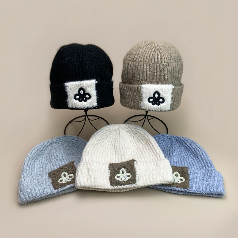 Women Korean Flower Embroidery Knitted Hats Autumn and Winter New Thickened Warm Outdoor Versatile Loose Fashion Casual Beanies
Women Korean Flower Embroidery Knitted Hats Autumn and Winter New Thickened Warm Outdoor Versatile Loose Fashion Casual Beanies
