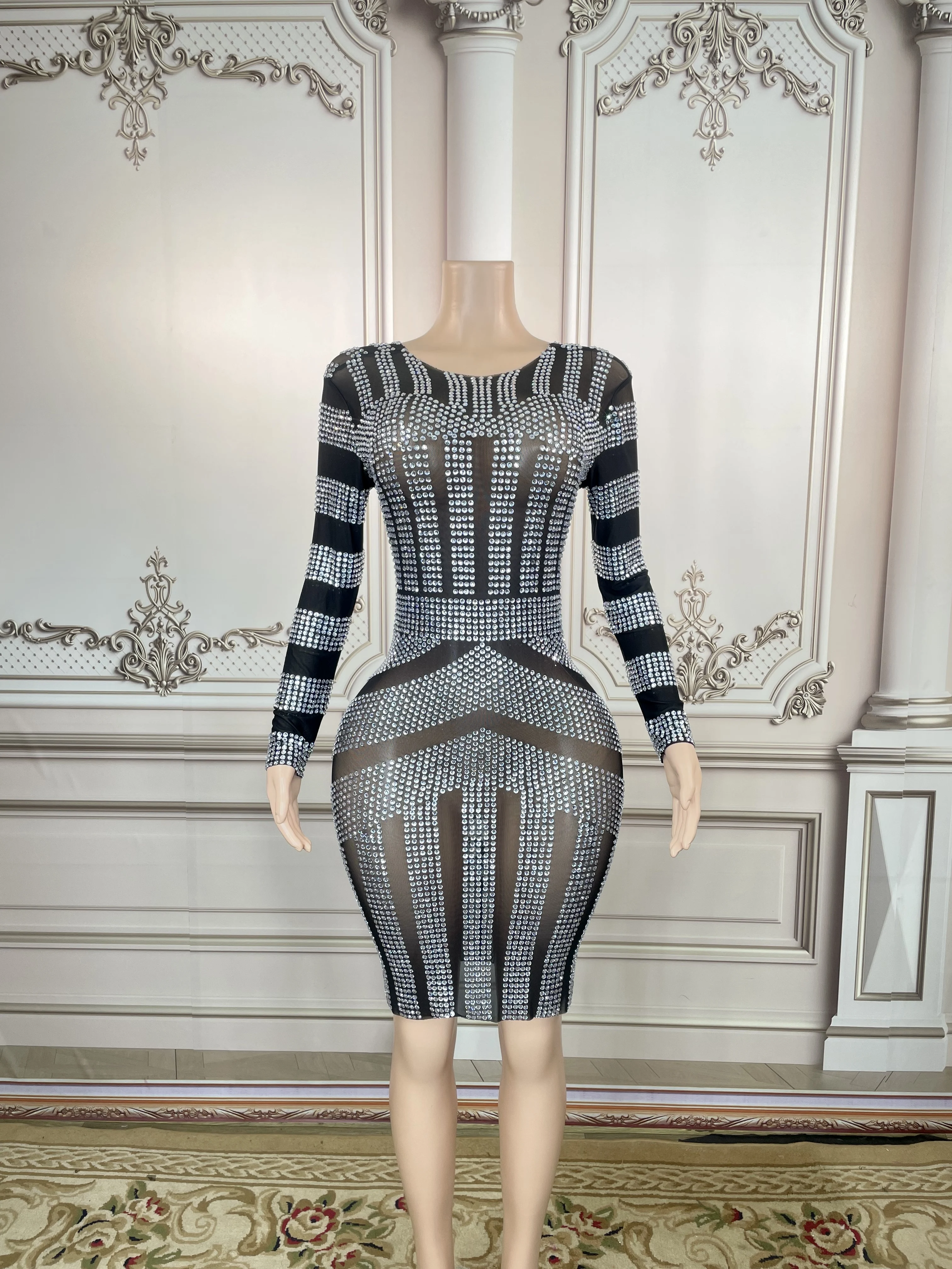 Shining Silver Rhinestones Black Dress Women's Birthday Prom Celebrate Long Sleeves Evening Dance Stretch Plus Size
Shining Silver Rhinestones Black Dress Women's Birthday Prom Celebrate Long Sleeves Evening Dance Stretch Plus Size