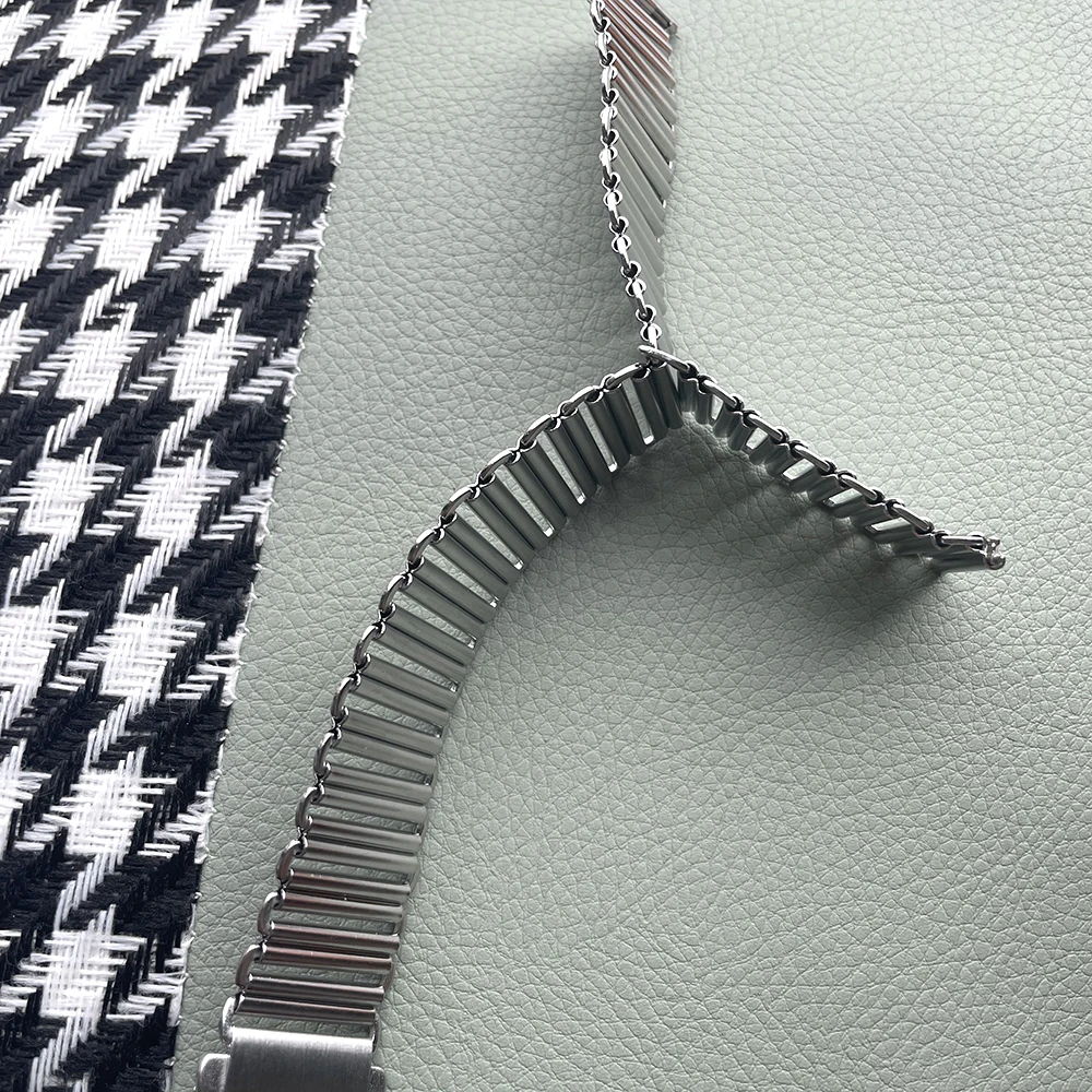 Pierre Philippe Bonklip Bracelet Stainless Steel Vintage Strap Quick Detach Bracelet Metal 20mm
Pierre Philippe Bonklip Bracelet Stainless Steel Vintage Strap Quick Detach Bracelet Metal 20mm