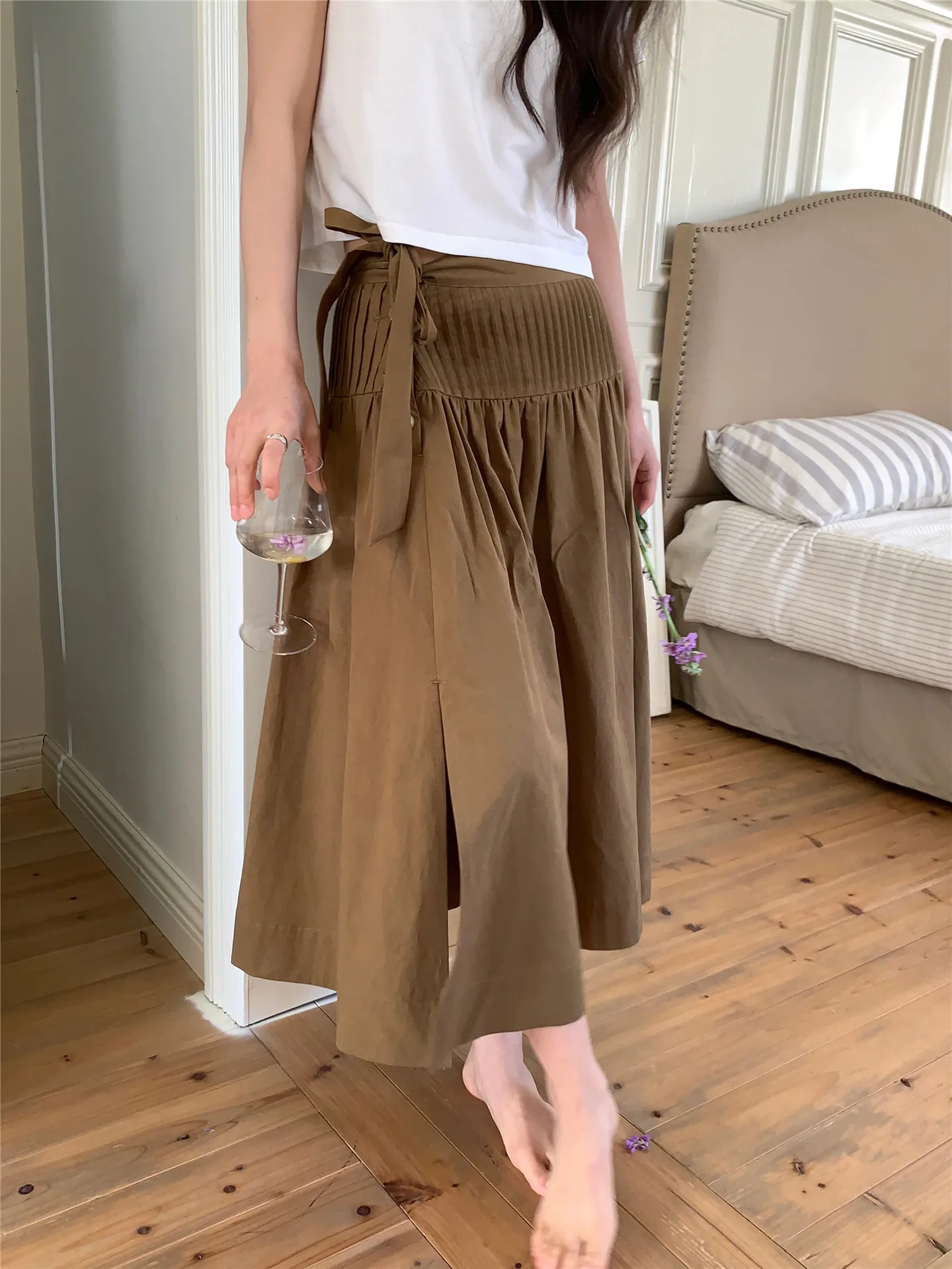 High Waist Pleated Side Tied A-Line Midi Skirt Pure Color Asymmetrical Design Cotton Blend Comfortable Loose Fit Ladies Skirt
High Waist Pleated Side Tied A-Line Midi Skirt Pure Color Asymmetrical Design Cotton Blend Comfortable Loose Fit Ladies Skirt