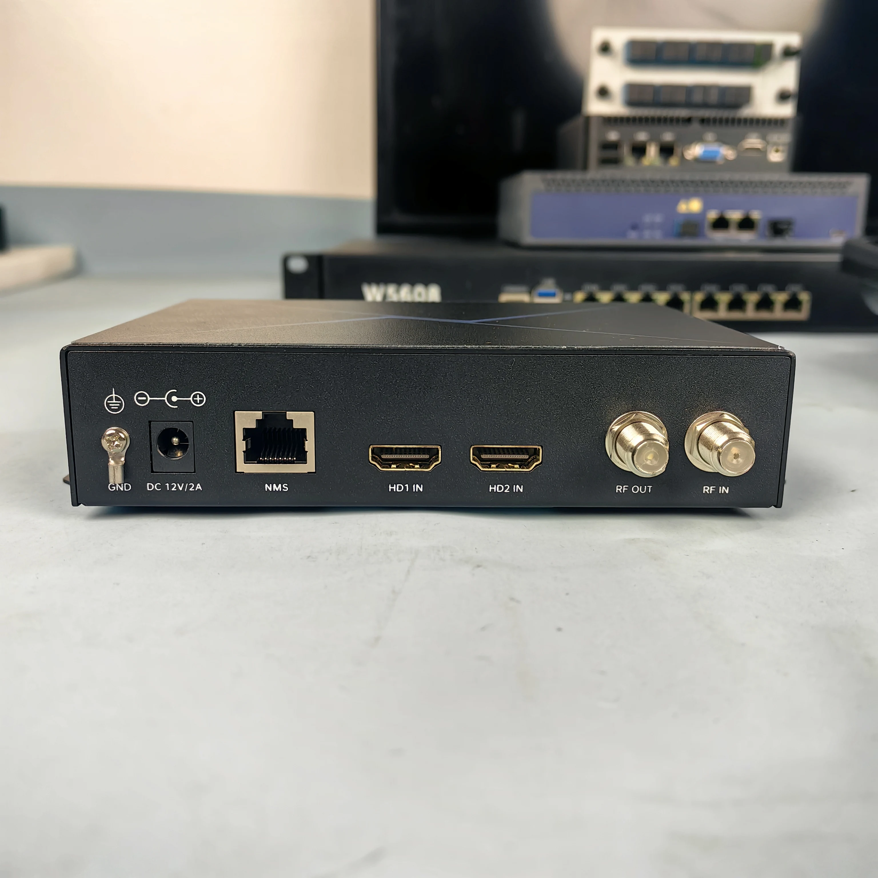 one way Encoder digital Modulator HDMI to RF CATV TV Front End Equipment DVBT ATSC DVBC ISDBT
one way Encoder digital Modulator HDMI to RF CATV TV Front End Equipment DVBT ATSC DVBC ISDBT