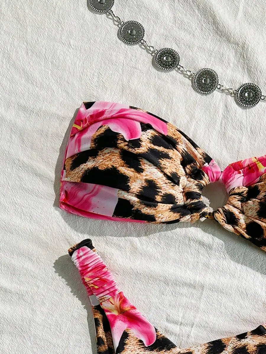 Women Tube Top Leopard Floral Print Two Piece Swimsuit For Beach Vacation
Women Tube Top Leopard Floral Print Two Piece Swimsuit For Beach Vacation