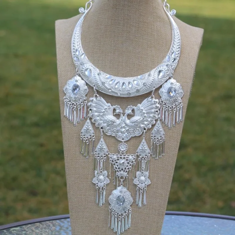 Этнический воротник Miao в этническом стиле, элитные аксессуары для выступлений на сцене
Этнический воротник Miao в этническом стиле, элитные аксессуары для выступлений на сцене