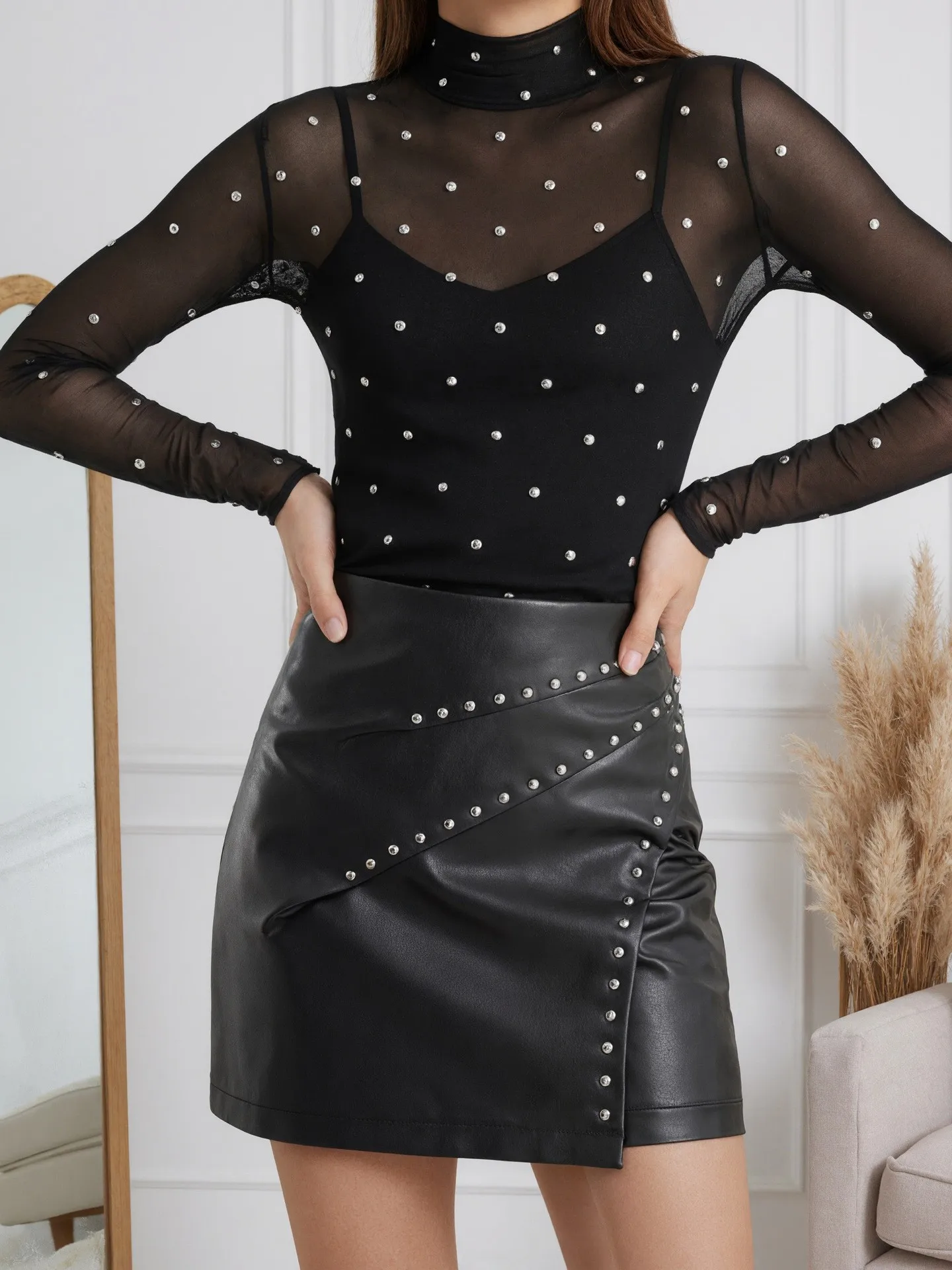 Fall Women's Clothing Goth Pink Mini Skirt Elegant Slim Fit High Waist A Line Skirt For Woman Pu Leather Ruched Bodycon Short
Fall Women's Clothing Goth Pink Mini Skirt Elegant Slim Fit High Waist A Line Skirt For Woman Pu Leather Ruched Bodycon Short