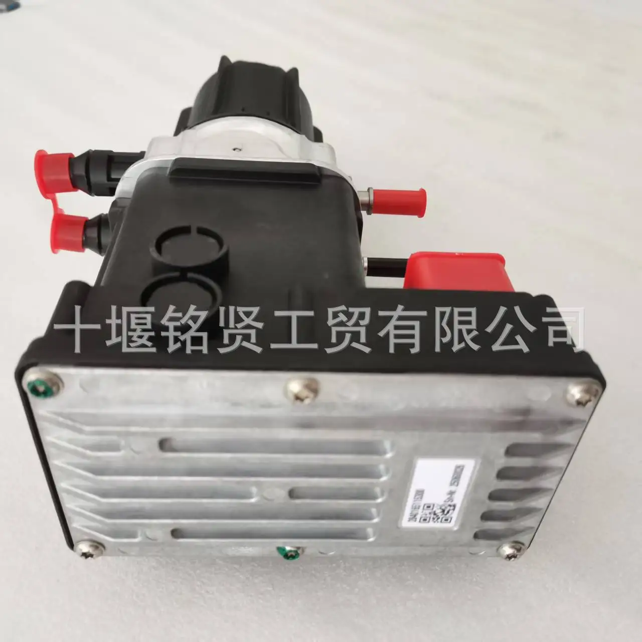 Насос для мочевины A0001407878 A055T285, подходит для грузовиков, для системы пост-обработки, с двойным штекером, плоская головка, для мочевины/уретановой смолы
Насос для мочевины A0001407878 A055T285, подходит для грузовиков, для системы пост-обработки, с двойным штекером, плоская головка, для мочевины/уретановой смолы