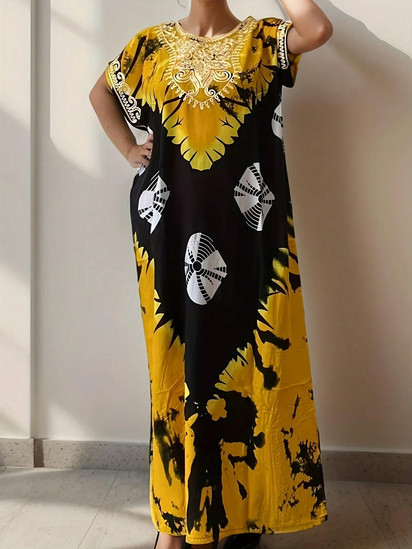 Elegant Floral Print Batwing Sleeve Embroidered Robe Plus Size Women Maxi Dress
Elegant Floral Print Batwing Sleeve Embroidered Robe Plus Size Women Maxi Dress