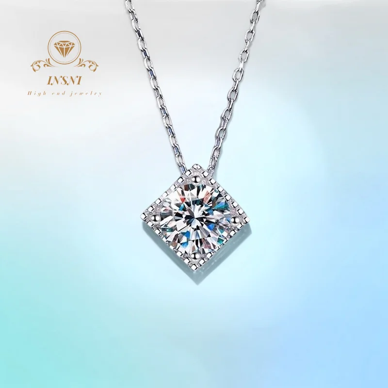 Ожерелье с подвеской из муассанита цвета 1CT и 2CT D, минималистичный дизайн куба, серебряные украшения S925 для женщин, сертифицированная GBA, бесплатная подарочная коробка
Ожерелье с подвеской из муассанита цвета 1CT и 2CT D, минималистичный дизайн куба, серебряные украшения S925 для женщин, сертифицированная GBA, бесплатная подарочная коробка