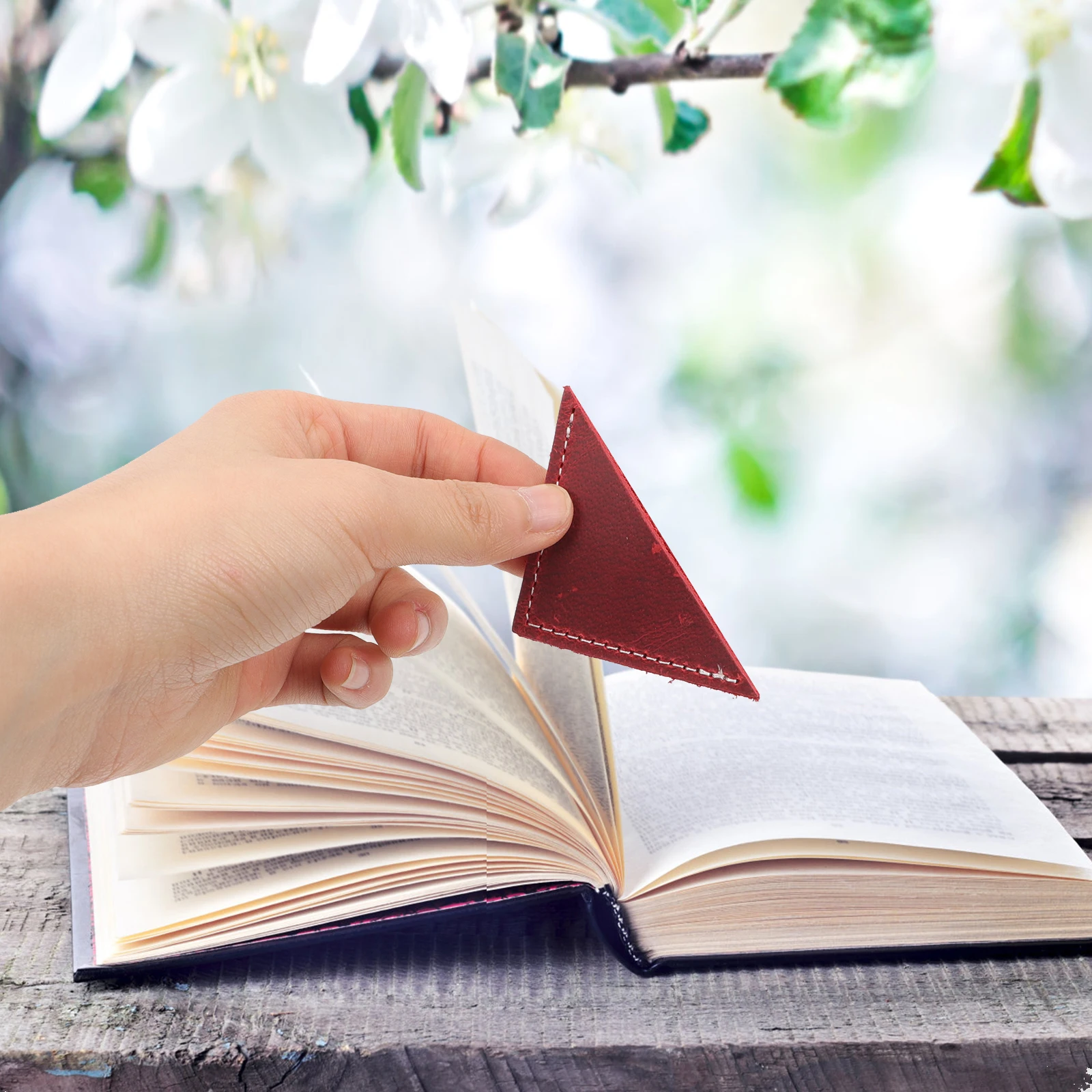 Cowhide Triangle Bookmarks Page Markers Ribbon Book Page Holder Portable PU Corner Bookmark Vintage Style Long
Cowhide Triangle Bookmarks Page Markers Ribbon Book Page Holder Portable PU Corner Bookmark Vintage Style Long