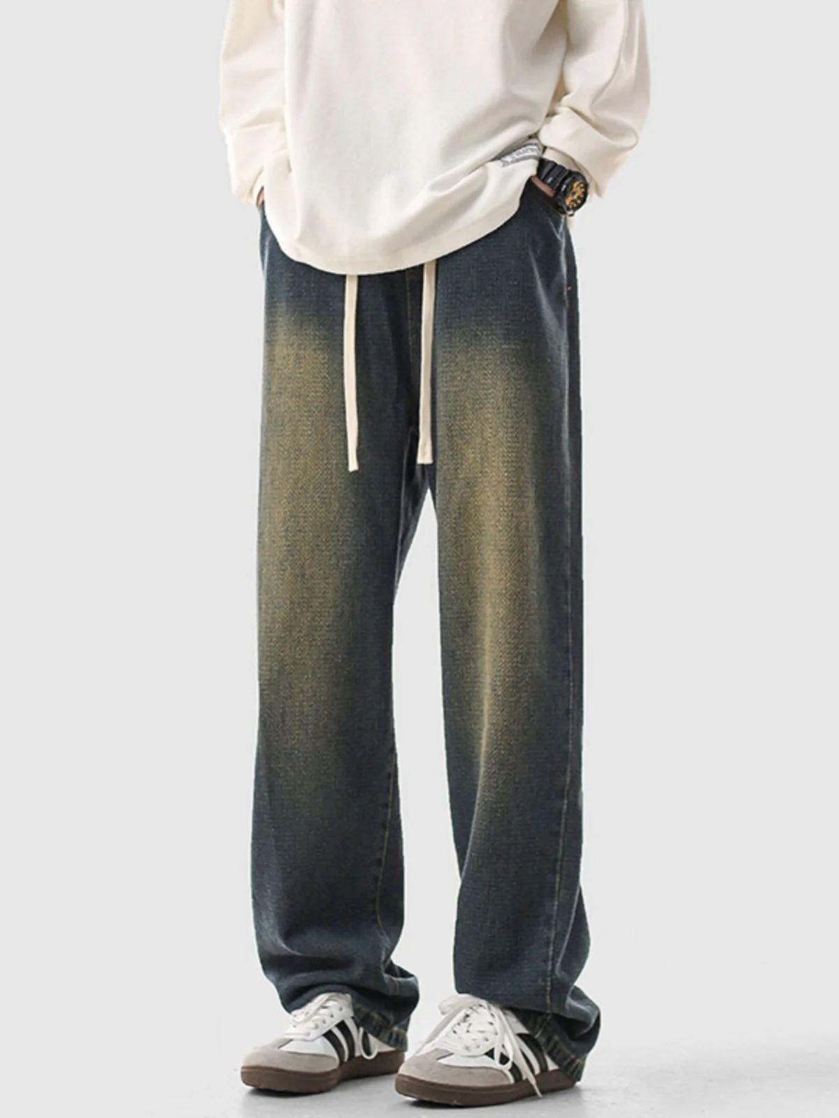 Мужские джинсы в стиле ретро, синие, прямого кроя, в американском уличном стиле, повседневные, универсальные, с широкими штанинами, длинные, модные, брендовые
Мужские джинсы в стиле ретро, синие, прямого кроя, в американском уличном стиле, повседневные, универсальные, с широкими штанинами, длинные, модные, брендовые