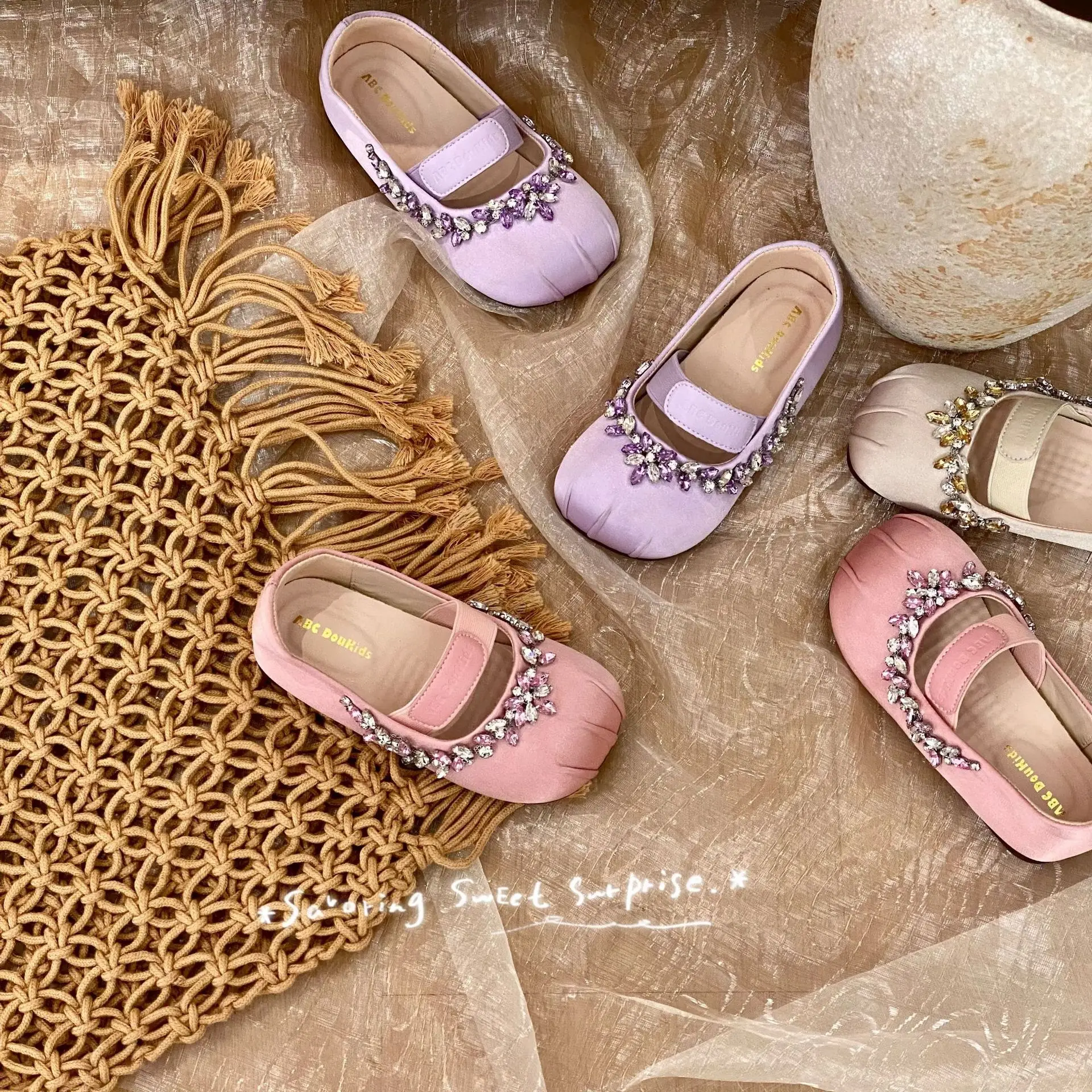 Girls Purple Flats 2026 Autumn Student Crystal Princess Shoes Children Sweet Glitter Soft Sole Size 25-35 for Toddler & Kids
Girls Purple Flats 2026 Autumn Student Crystal Princess Shoes Children Sweet Glitter Soft Sole Size 25-35 for Toddler & Kids