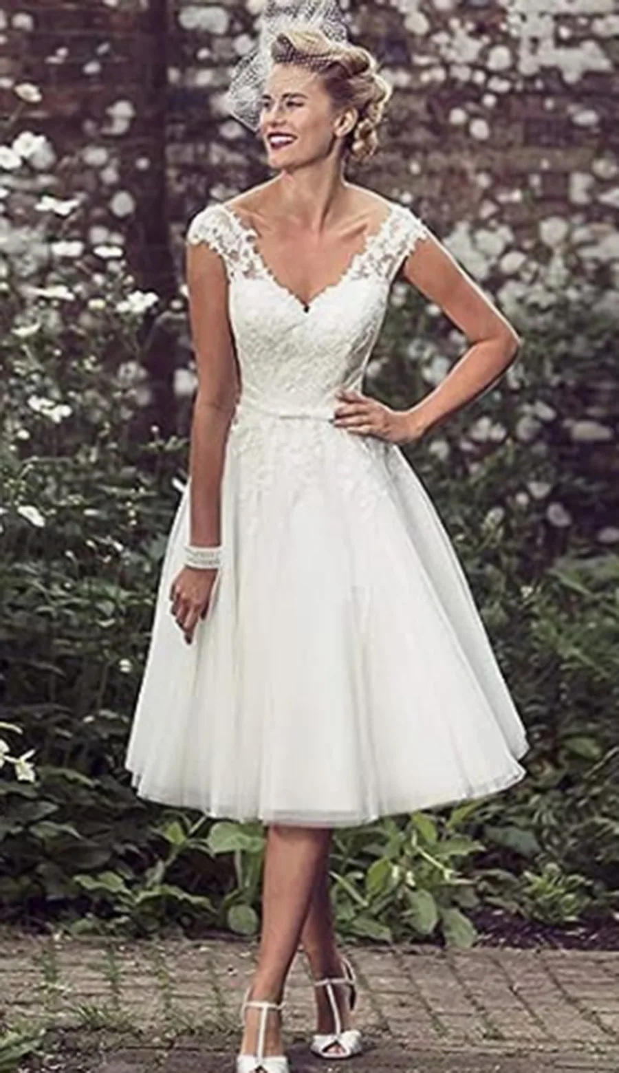 Свадебное платье средней длины длиной до 2026 новый стиль с открытой спиной короткое модное пышное платье свадебное платье
Свадебное платье средней длины длиной до 2026 новый стиль с открытой спиной короткое модное пышное платье свадебное платье