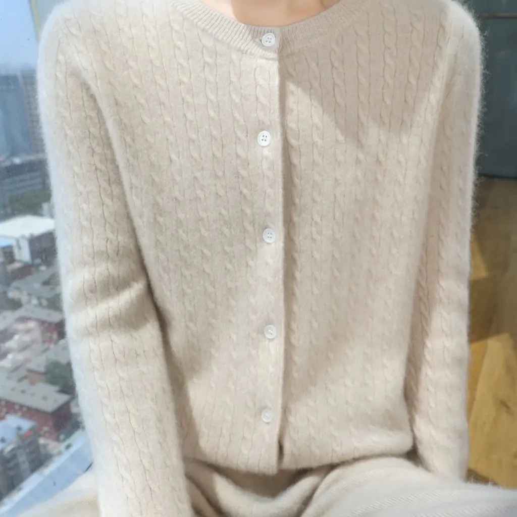 Korean Velvet Twist Cardigan Women's round Neck Sweater Soft Waxy Andy Style Loose Fit Short Thin Autumn Winter New Arrival
Korean Velvet Twist Cardigan Women's round Neck Sweater Soft Waxy Andy Style Loose Fit Short Thin Autumn Winter New Arrival