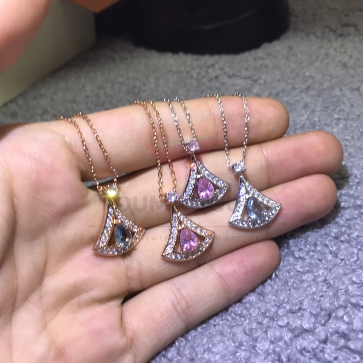 Noble and Gorgeous S925 Fan Shaped Zircon Necklace Pendant for Party, Workplace, Daily Versatile Jewelry - Birthday Gift
Noble and Gorgeous S925 Fan Shaped Zircon Necklace Pendant for Party, Workplace, Daily Versatile Jewelry - Birthday Gift